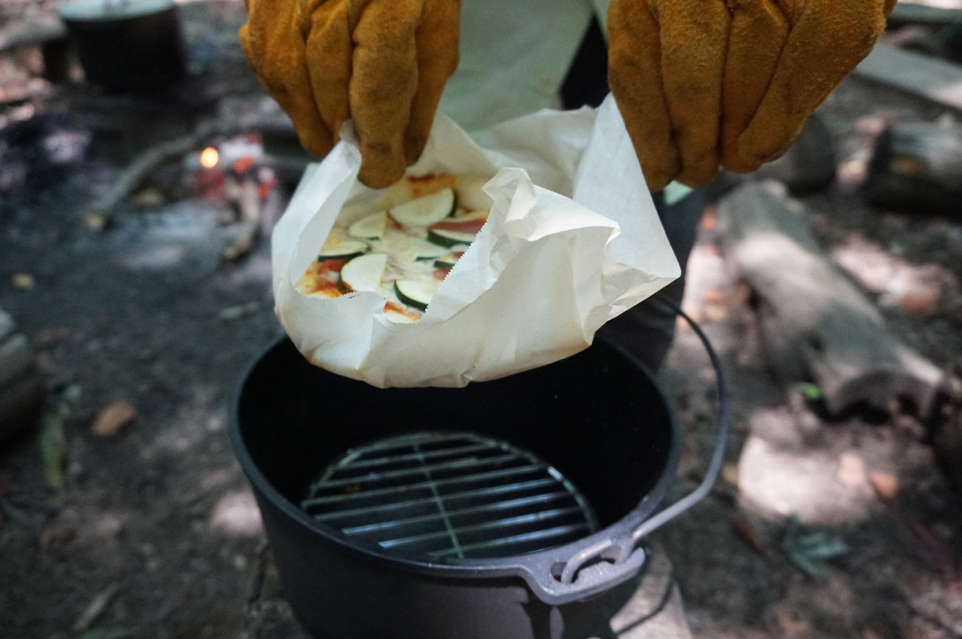 雑木林での活動の様子